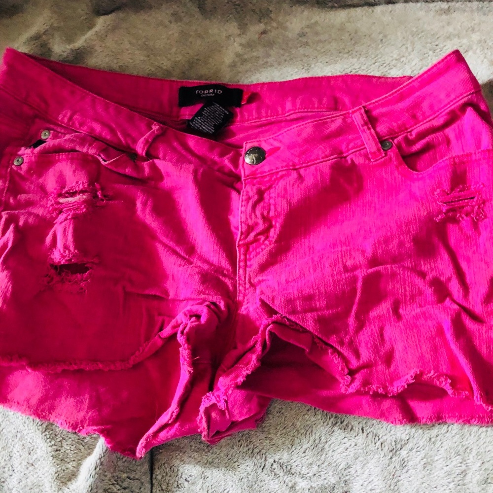 Hot pink torrid shorts!! 🎀
